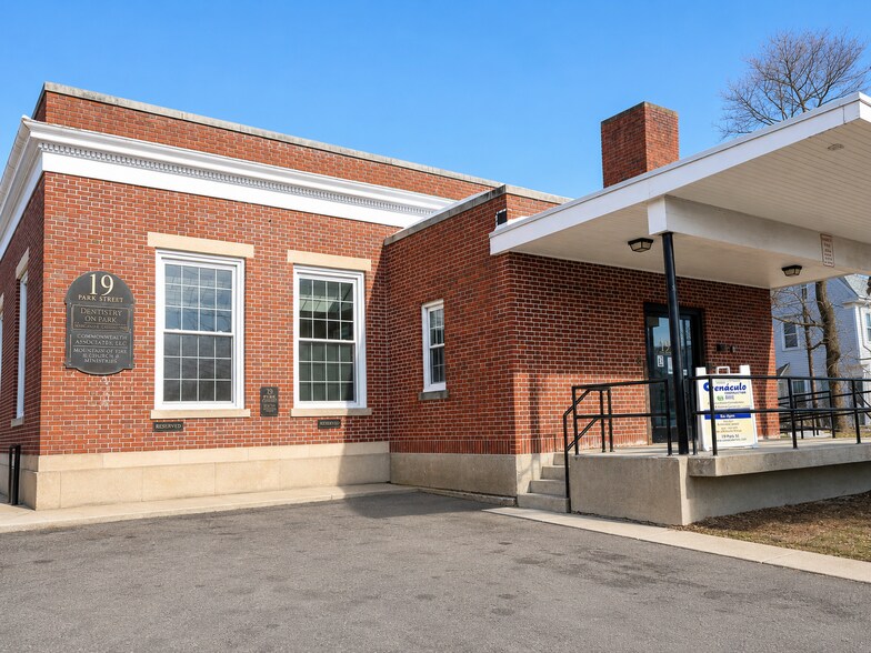 19-23 Park St, Stoughton, MA à louer - Photo du bâtiment - Image 1 de 23