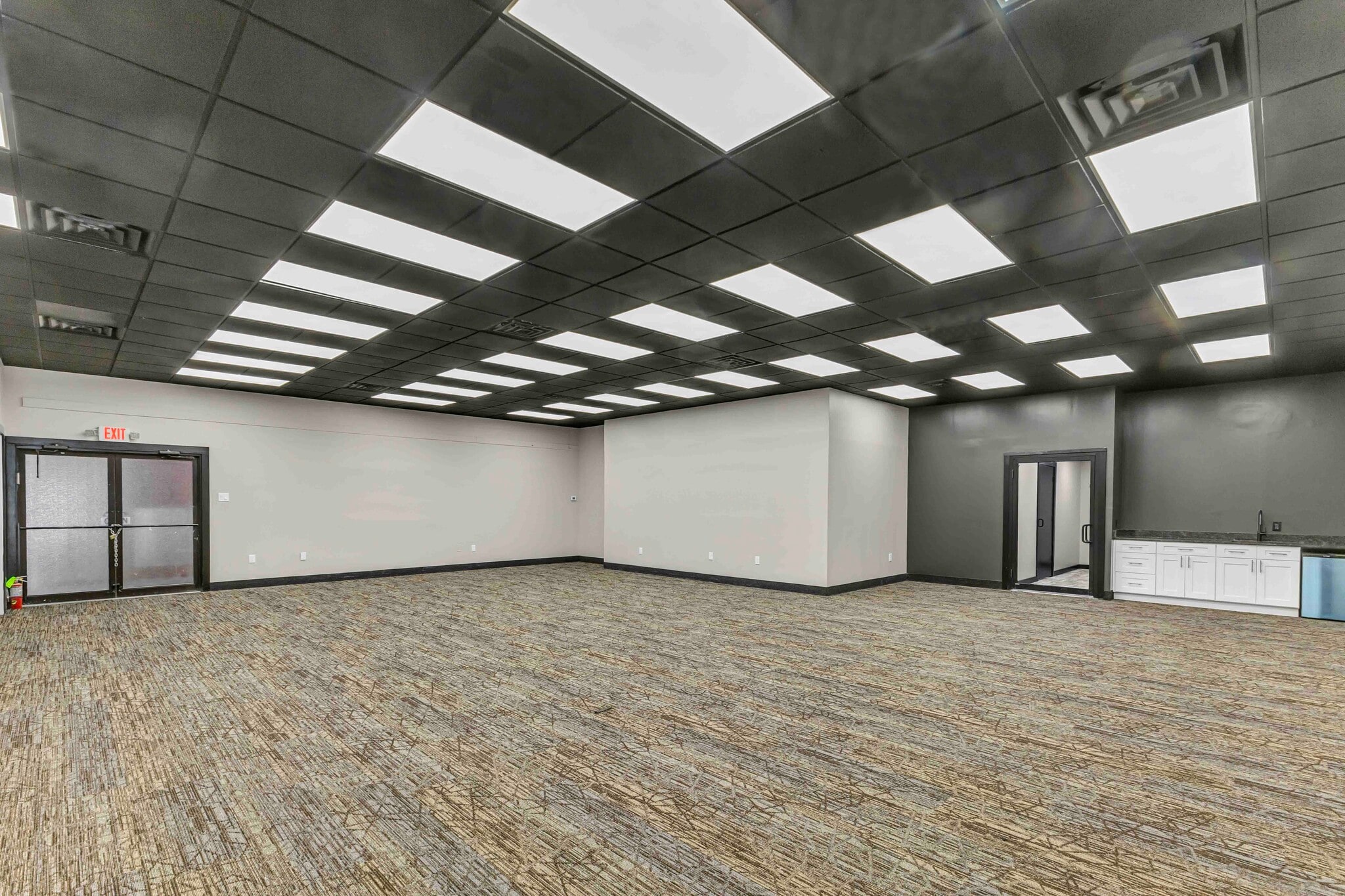 4298 Mayfield Rd, South Euclid, OH for lease Interior Photo- Image 1 of 8