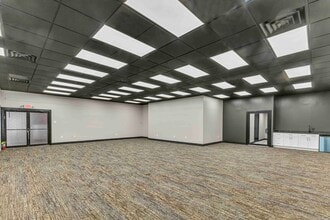 4298 Mayfield Rd, South Euclid, OH for lease Interior Photo- Image 1 of 8