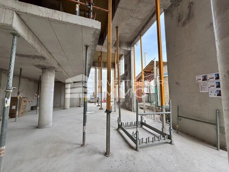 Commerce de détail dans Ivry-sur-Seine à vendre - Photo de construction - Image 3 de 5