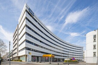 More details for 1 Place De La Berline, Saint-Denis - Office for Lease