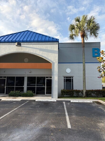 6601 Lyons Rd, Pompano Beach, FL for lease - Primary Photo - Image 1 of 12