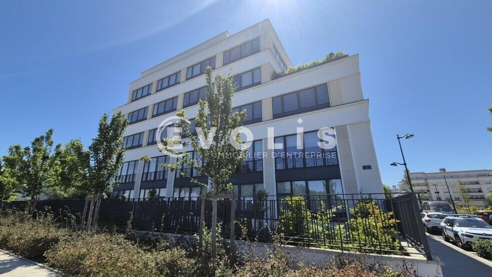 Office in Chessy for lease - Building Photo - Image 3 of 6
