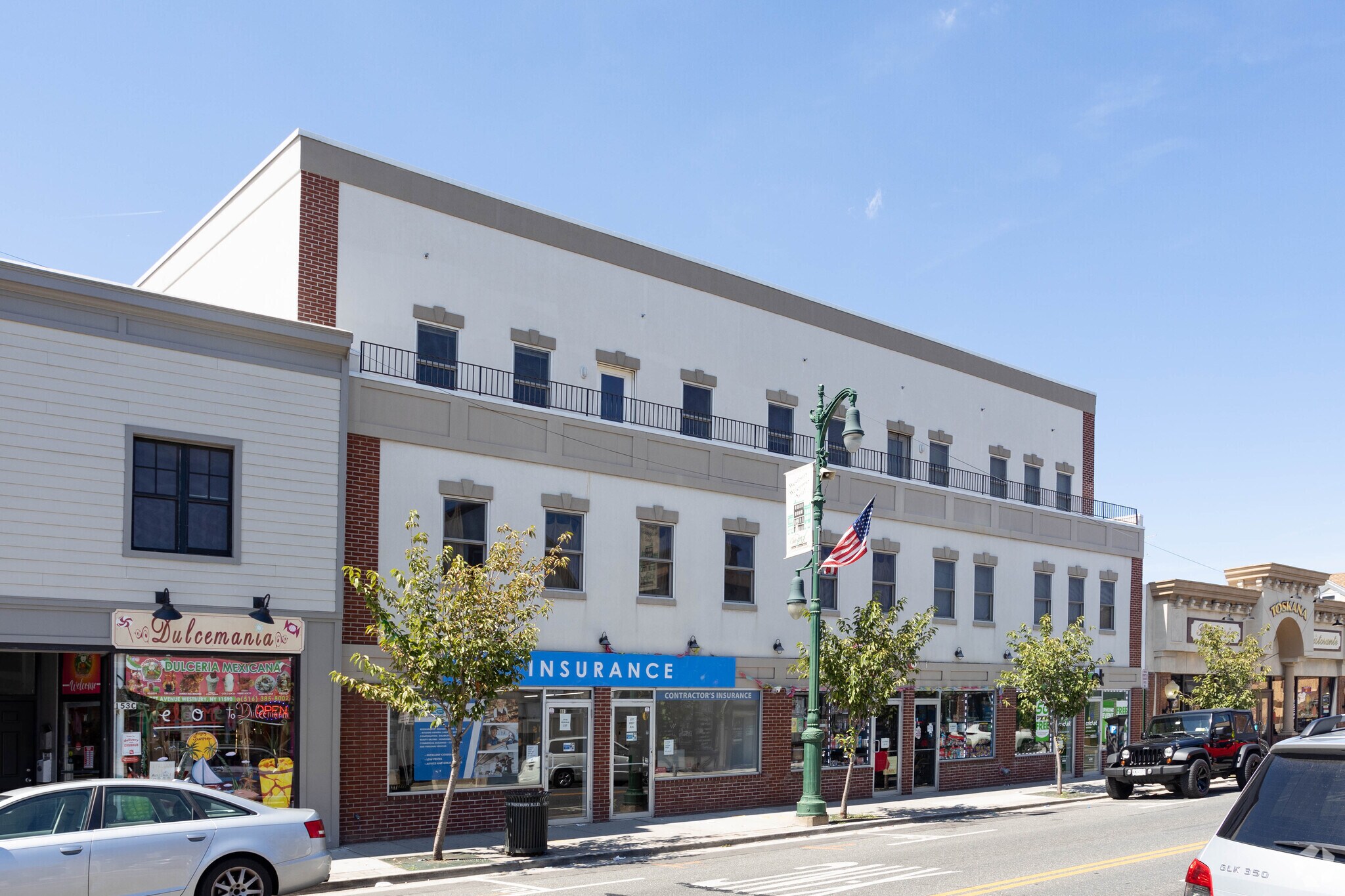 157-161 Post Ave, Westbury, NY à louer Photo du bâtiment- Image 1 de 11