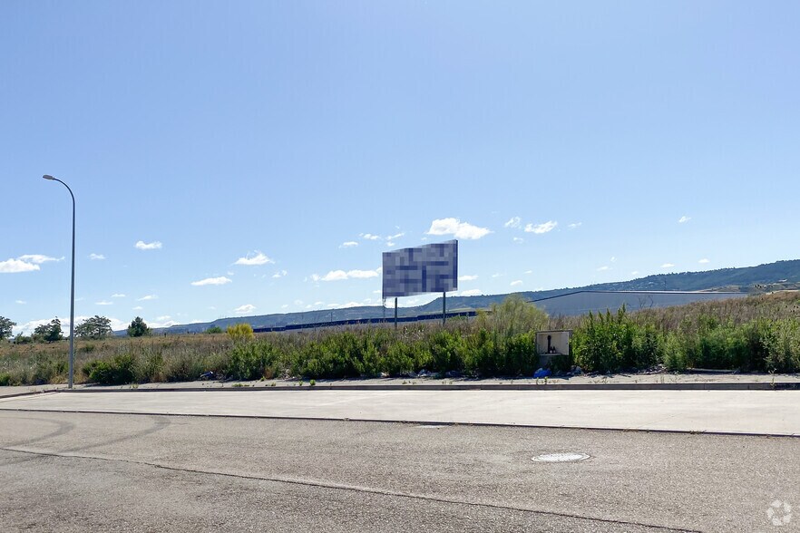 Avenida la Veguilla, 25, Cabanillas del Campo, Guadalajara à vendre - Photo du bâtiment - Image 2 de 2