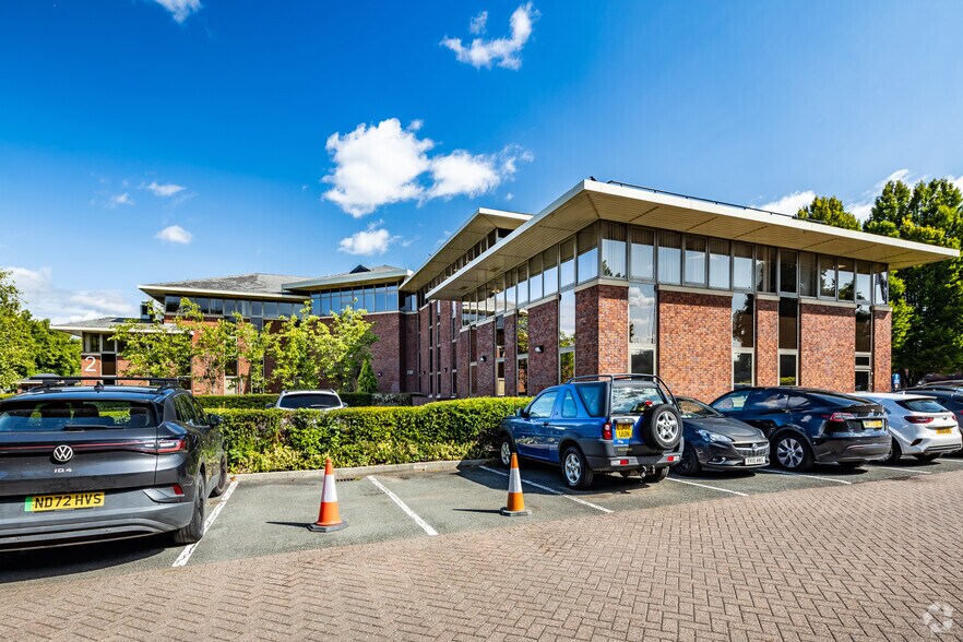 Princess Rd, Manchester for lease - Building Photo - Image 3 of 7