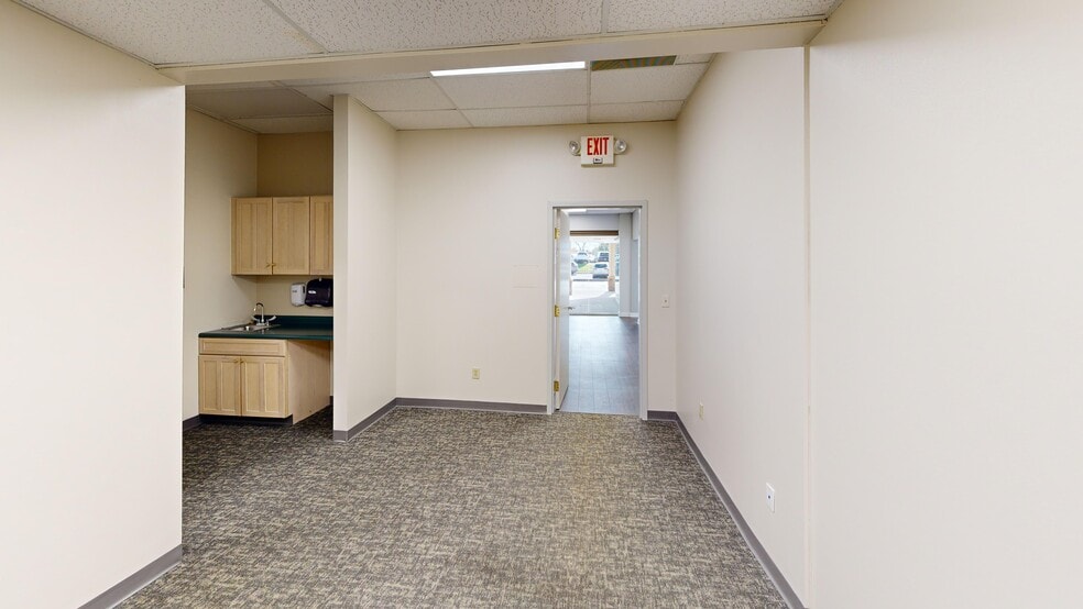 11001-11039 Montgomery Rd, Symmes Township, OH for lease - Building Photo - Image 3 of 8
