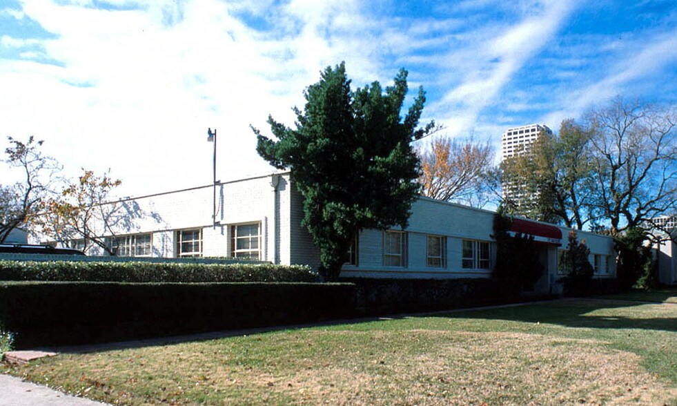 2121 San Felipe St, Houston, TX à louer - Photo du bâtiment - Image 2 de 3