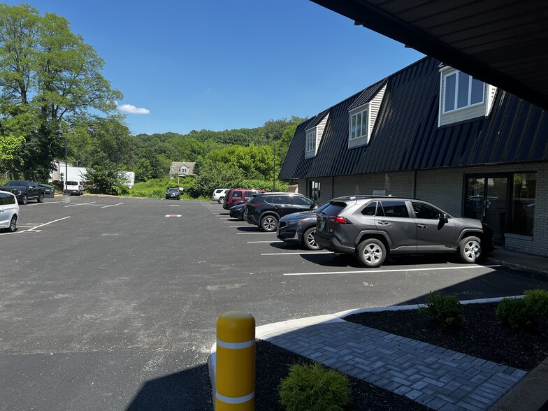 2600 Berlin Tpke, Newington, CT for lease - Building Photo - Image 3 of 14