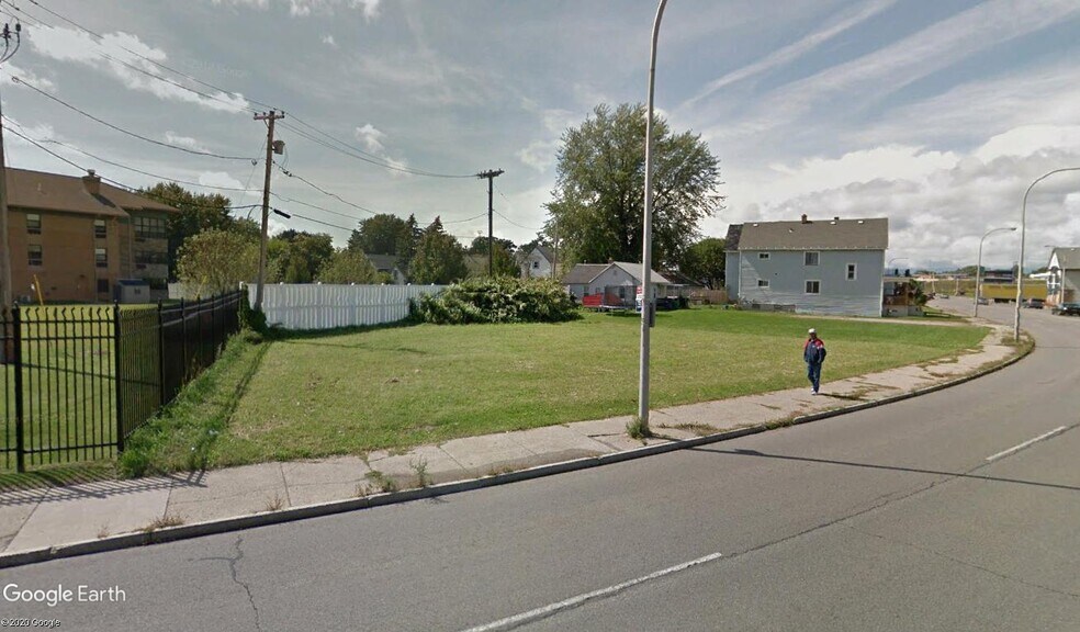 1541 Seneca St, Buffalo, NY à vendre - Photo du bâtiment - Image 2 de 2