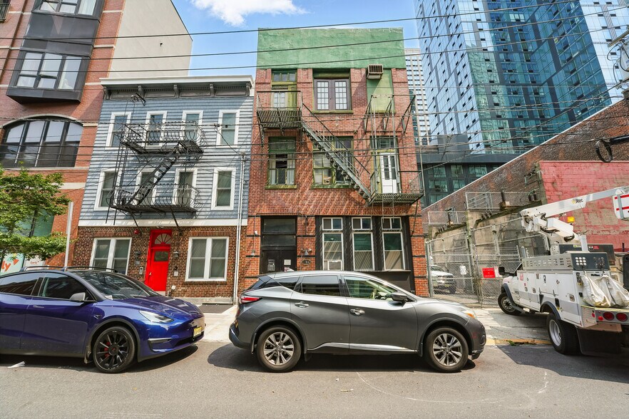 196 Morgan St, Jersey City, NJ à vendre - Photo du bâtiment - Image 2 de 16