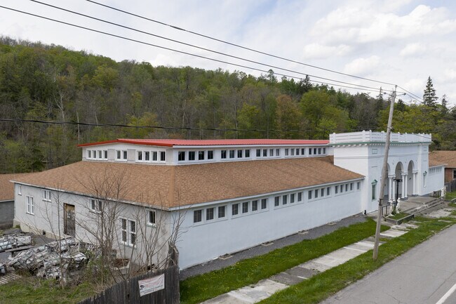 More details for 233 Main St, Sharon Springs, NY - Hospitality for Sale