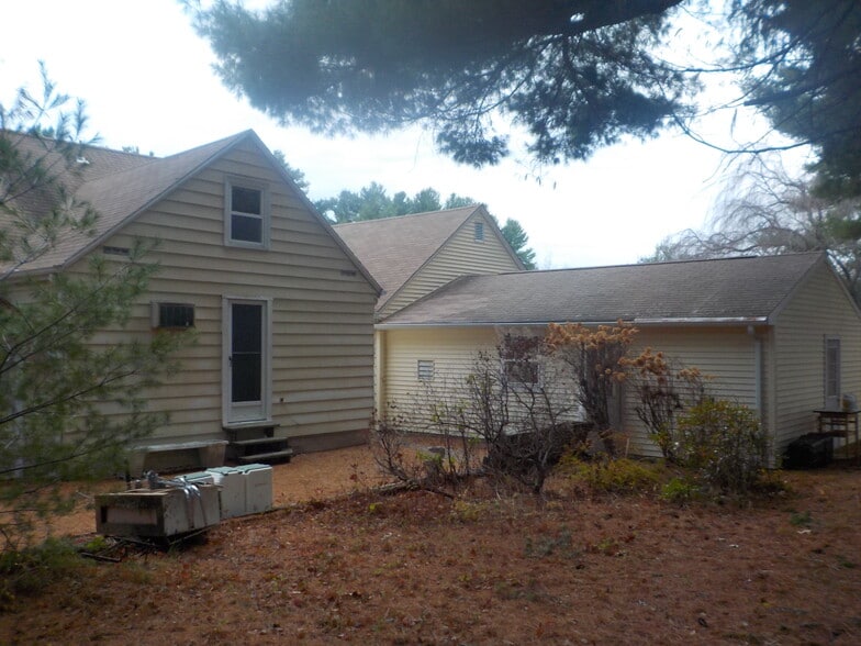 1250 Pulaski Blvd, Bellingham, MA à vendre - Photo du bâtiment - Image 2 de 8