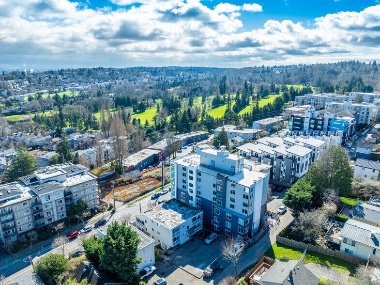 3046 SW Avalon Way, Seattle, WA à vendre - Photo du bâtiment - Image 3 de 12