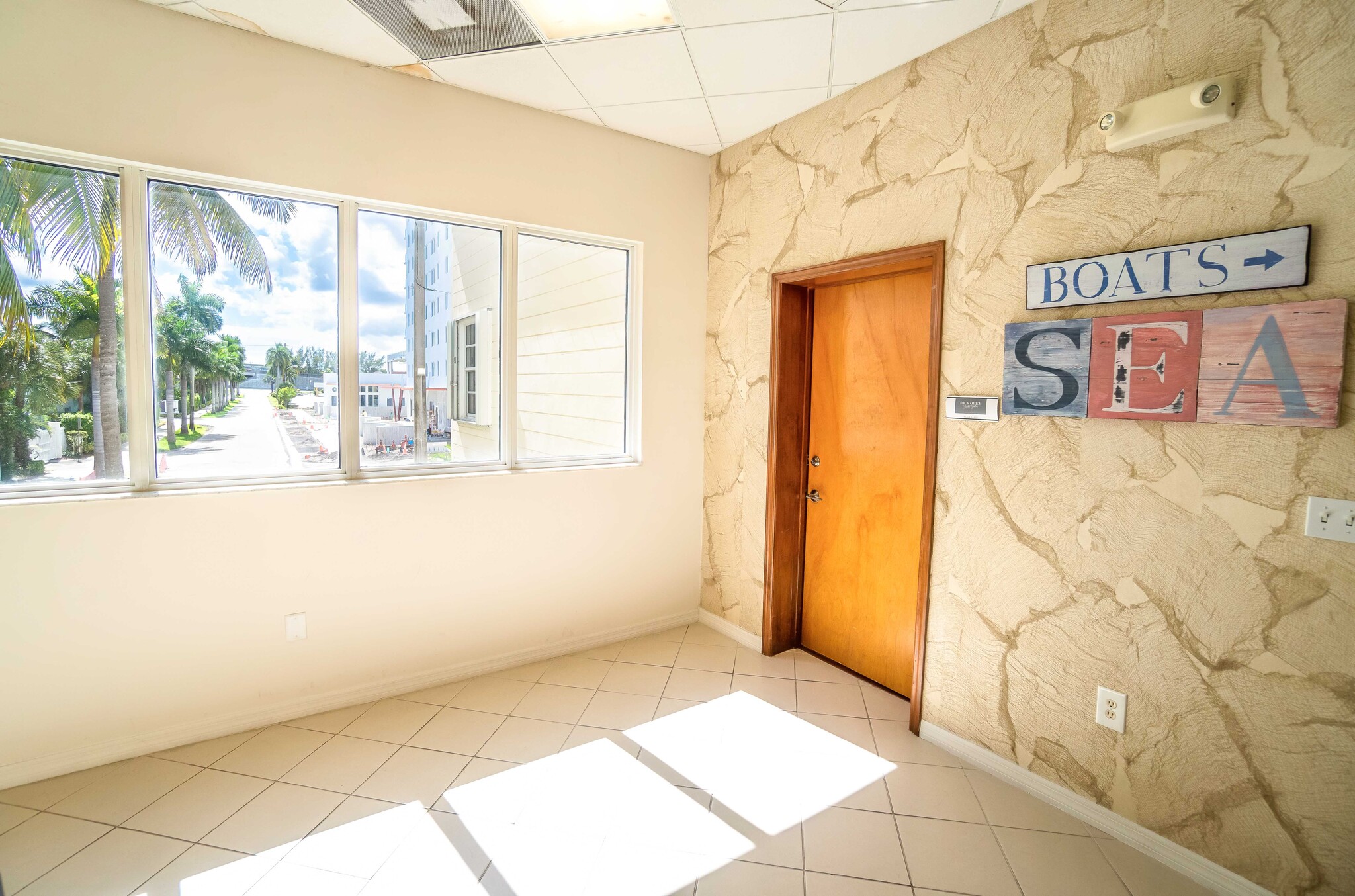 2525 Marina Bay Dr W, Fort Lauderdale, FL à louer Hall d’entrée- Image 1 de 10