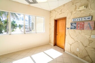 2525 Marina Bay Dr W, Fort Lauderdale, FL à louer Hall d’entrée- Image 1 de 10