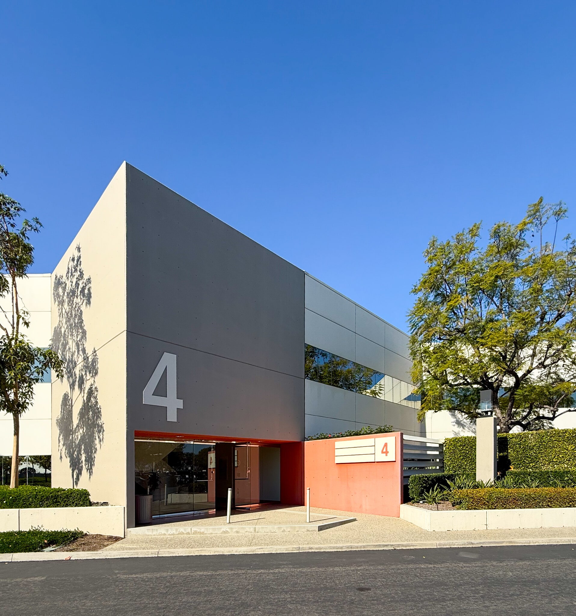 4 Executive Cir, Irvine, CA for lease Primary Photo- Image 1 of 9