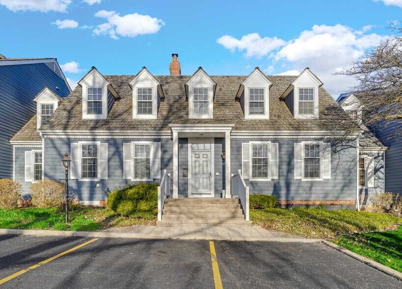 1624 W Colonial Pky, Palatine, IL à louer - Photo du bâtiment - Image 1 de 9