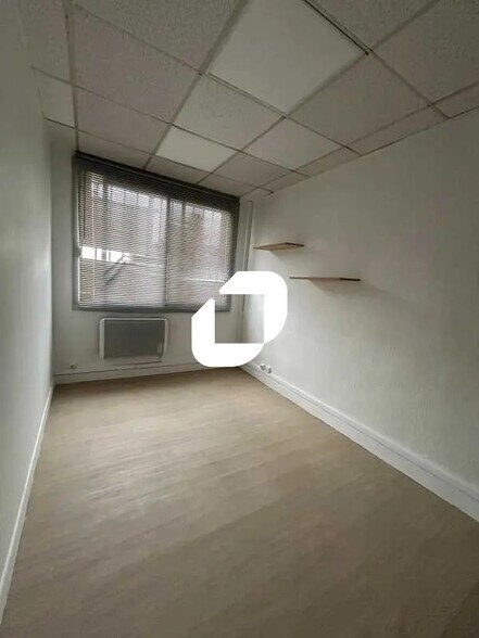 130 Rue Du Lieutenant Petit Leroy, Chevilly-Larue à louer - Photo du bâtiment - Image 2 de 20