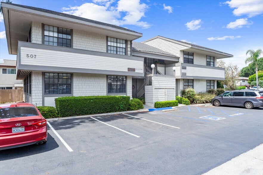 507 E 1st St, Tustin, CA à louer - Photo du bâtiment - Image 1 de 1