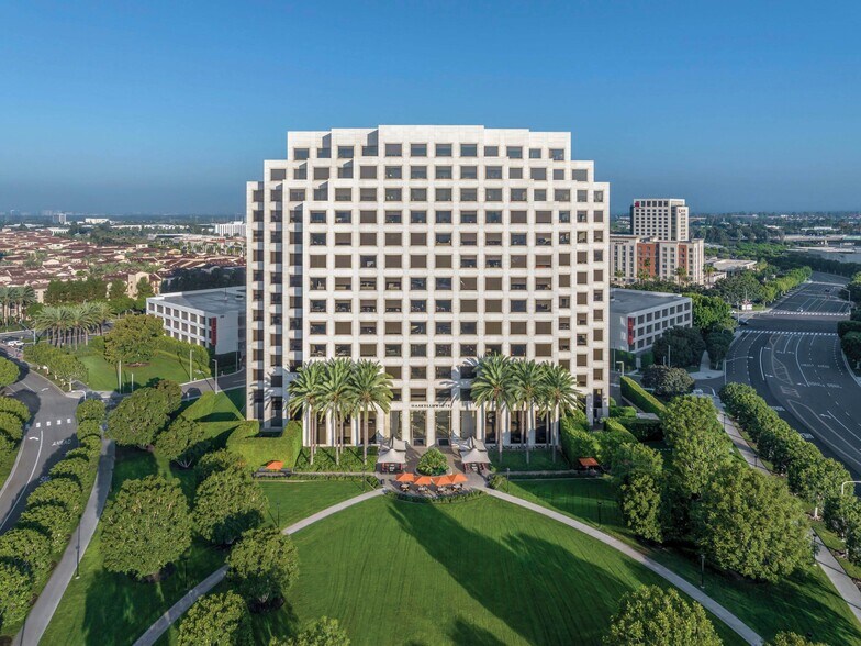 300 Spectrum Center Dr, Irvine, CA for lease - Building Photo - Image 1 of 2