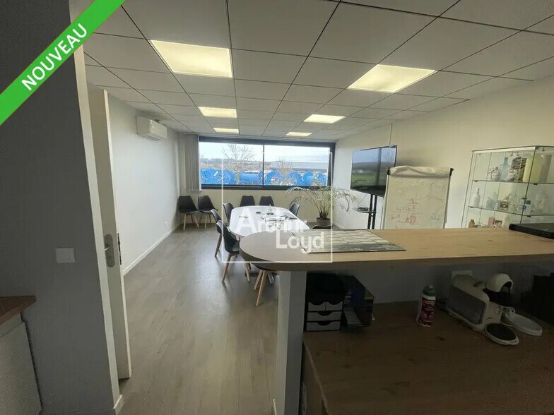 Bureau dans Marolles-sur-Seine à louer - Photo du bâtiment - Image 3 de 4