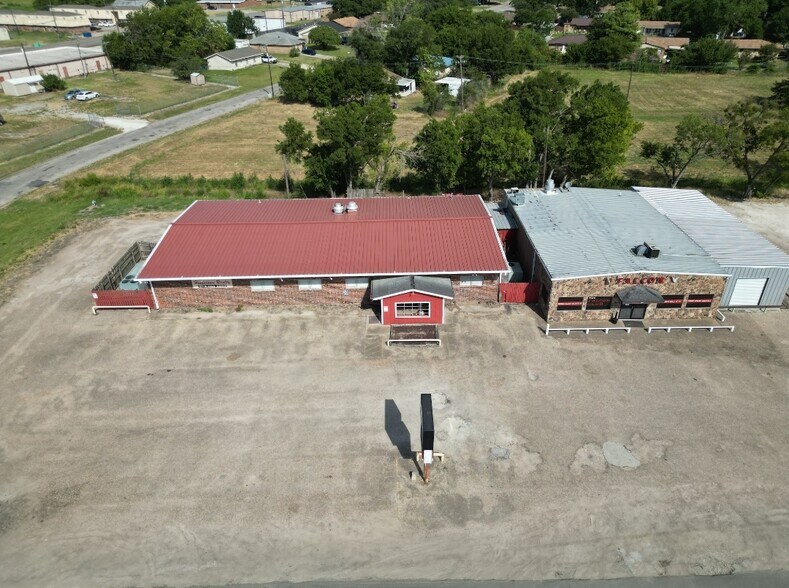 701 N Martin Luther King Jr Hwy, Mexia, TX à vendre - Photo du bâtiment - Image 3 de 74