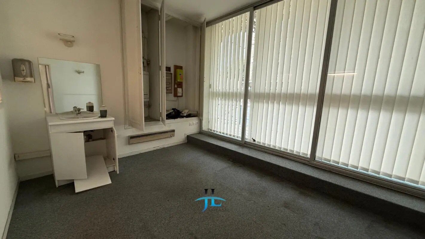 Commerce de détail dans Bordeaux à louer Photo intérieure- Image 1 de 19