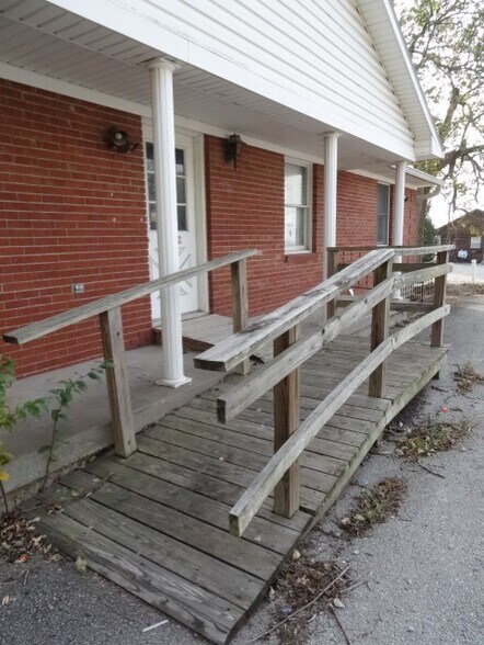 612 W Fort Scott St, Butler, MO à vendre - Photo du bâtiment - Image 3 de 9