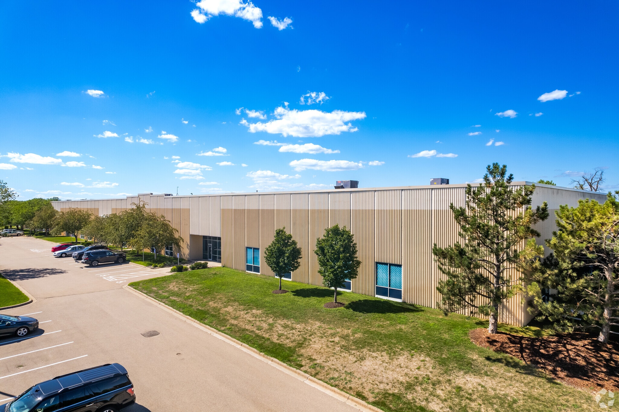 917 Lone Oak Rd, Eagan, MN for lease Building Photo- Image 1 of 10