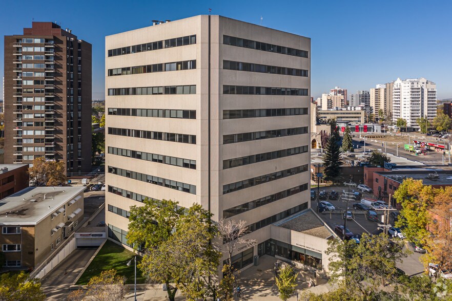 10050 112 St NW, Edmonton, AB à vendre - Photo principale - Image 1 de 1