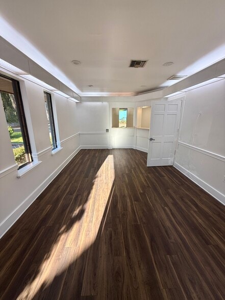 908 S Parsons Ave, Brandon, FL à louer - Photo du bâtiment - Image 2 de 10