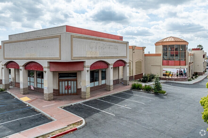12550-12560 Whittier Blvd, Whittier, CA à louer - Photo du bâtiment - Image 1 de 7
