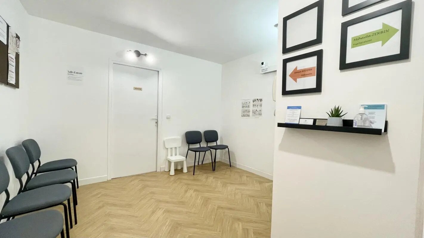 Office in Corbeil-Essonnes for lease Interior Photo- Image 1 of 10