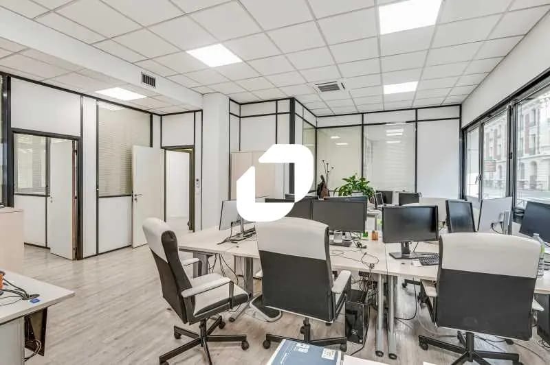 Office in Levallois-Perret for lease - Interior Photo - Image 3 of 7