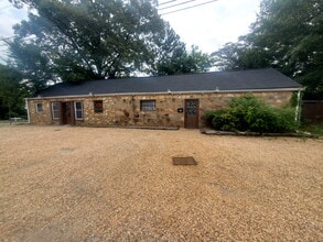 846 Ellis St, Roswell, GA for lease Interior Photo- Image 1 of 3