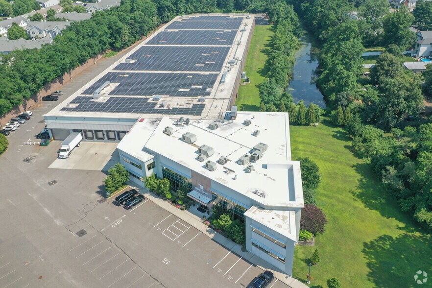 85 Harbor Rd, Port Washington, NY à louer - Photo du bâtiment - Image 3 de 11