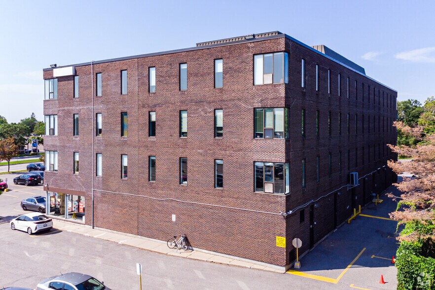 2249 Carling Ave, Ottawa, ON à louer - Photo du bâtiment - Image 2 de 13