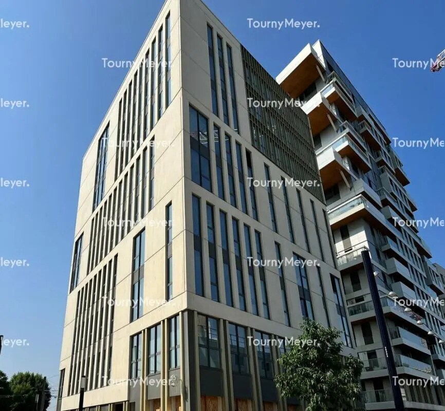 Office in Bordeaux for lease Building Photo- Image 1 of 10