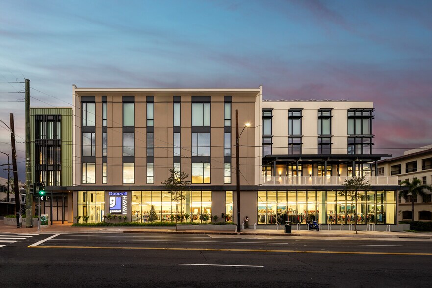 3650 Waialae Ave, Honolulu, HI à louer - Photo du bâtiment - Image 2 de 10