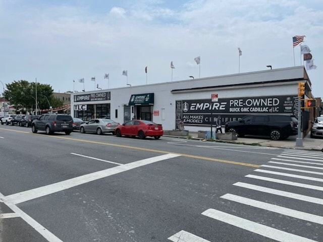 5502 Broadway, Woodside, NY for lease - Building Photo - Image 1 of 2