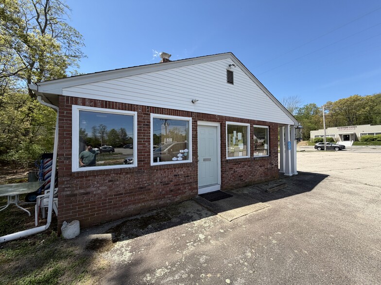 7560 Post Rd, North Kingstown, RI for lease - Building Photo - Image 2 of 5
