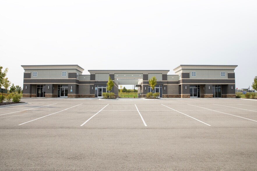 18203 W 101st St, Lenexa, KS for lease - Building Photo - Image 1 of 6