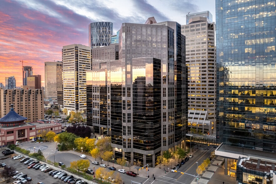 250 2nd St SW, Calgary, AB à louer - Photo du bâtiment - Image 2 de 11