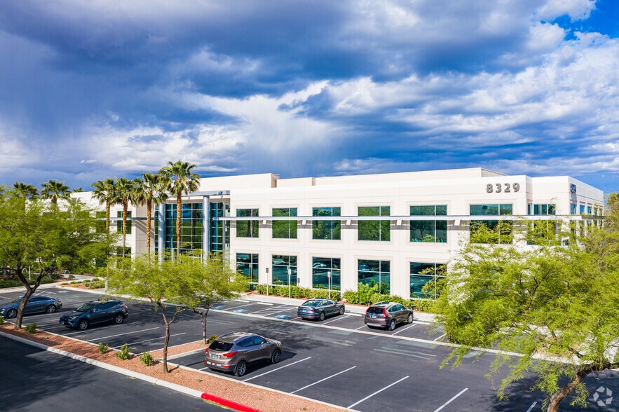 8329 W sunset Rd, Las Vegas, NV for lease - Primary Photo - Image 1 of 3