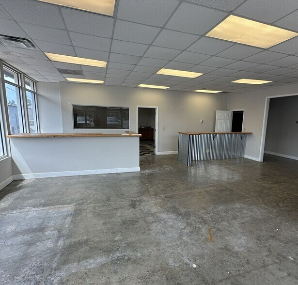 27 N Pond St, Toccoa, GA à louer - Photo intérieure - Image 3 de 8
