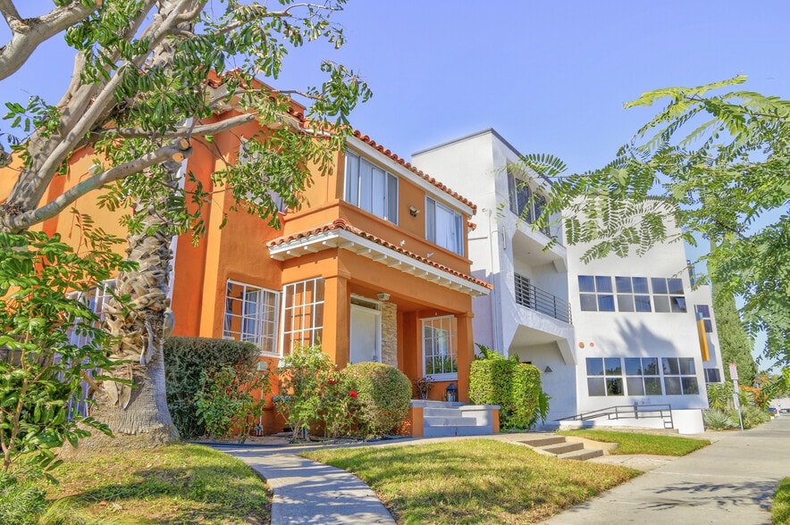 4068 Centre St, San Diego, CA for lease - Building Photo - Image 2 of 8