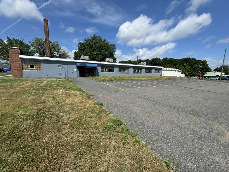 732 Cottage St, Springfield, MA for lease - Building Photo - Image 1 of 3