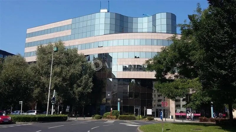 Bureau dans Noisy-le-Grand à louer - Photo du bâtiment - Image 1 de 10