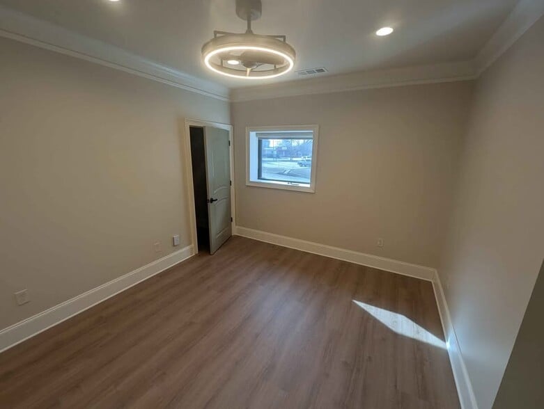 712 Oak St, Gainesville, GA for lease - Interior Photo - Image 2 of 5